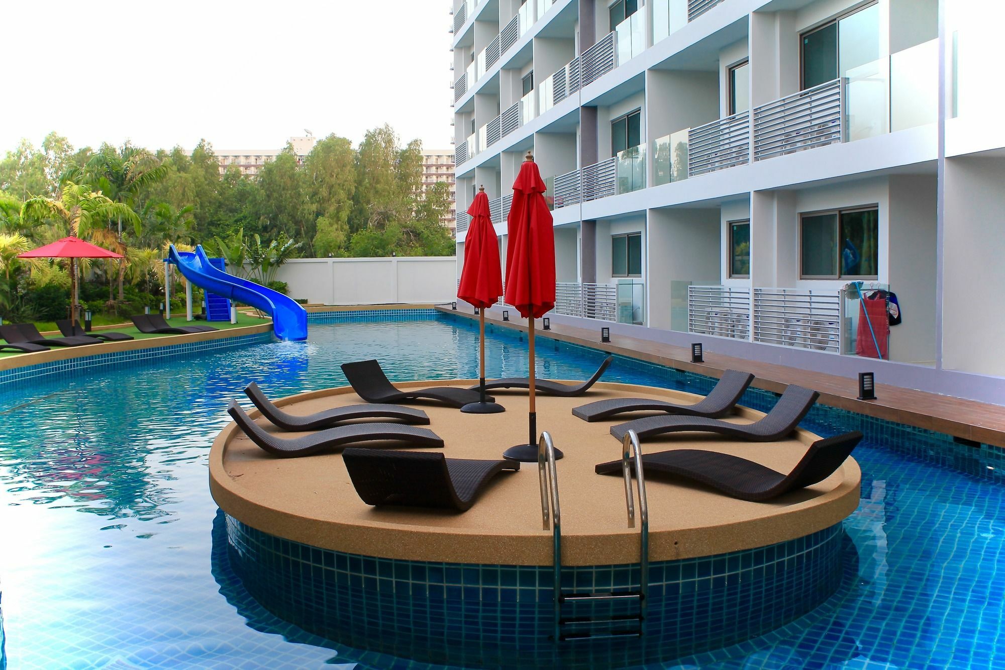 Laguna Beach Resort Джомтьен Экстерьер фото
